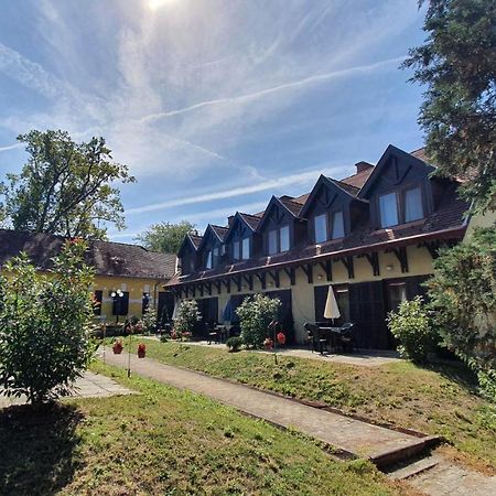 Harmonia Apartmanhaz Balatonlelle Εξωτερικό φωτογραφία