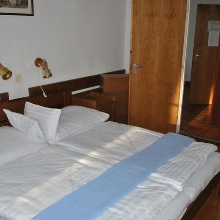 Harmonia Apartmanhaz Balatonlelle Δωμάτιο φωτογραφία